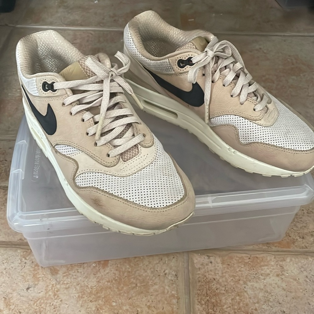 Nike Air Max - size 7